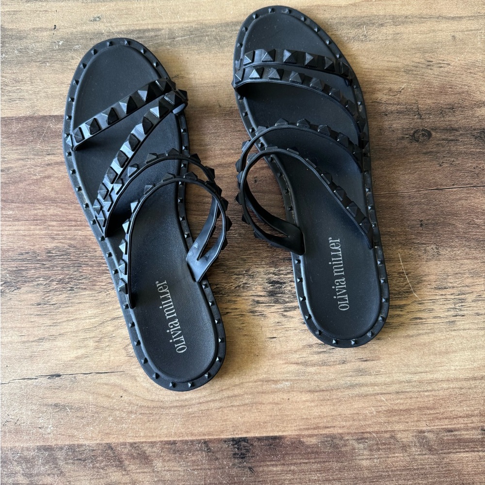 Olivia Miller Black Sandals with Decorative Stitching